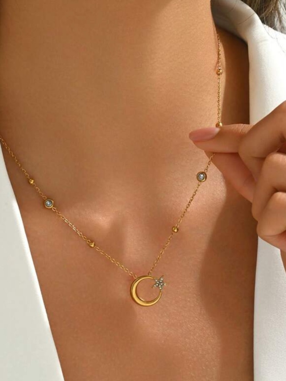 Gold Moon & Star Pendant Necklace - Elegant Women's Jewelry R 566